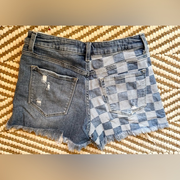 Vervet Jean Shorts Medium Checkered Distressed - Picture 4 of 5